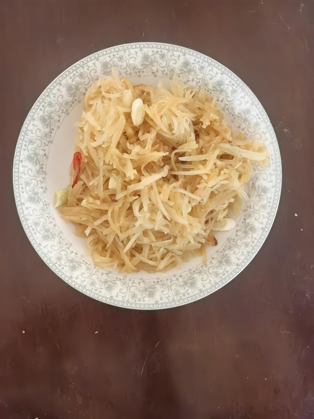 厨师长教你：“炝炒土豆丝”的家常做法，口感爽脆