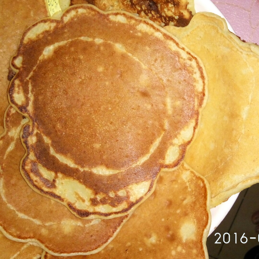 【减脂早餐】无油香蕉松饼（超简单）