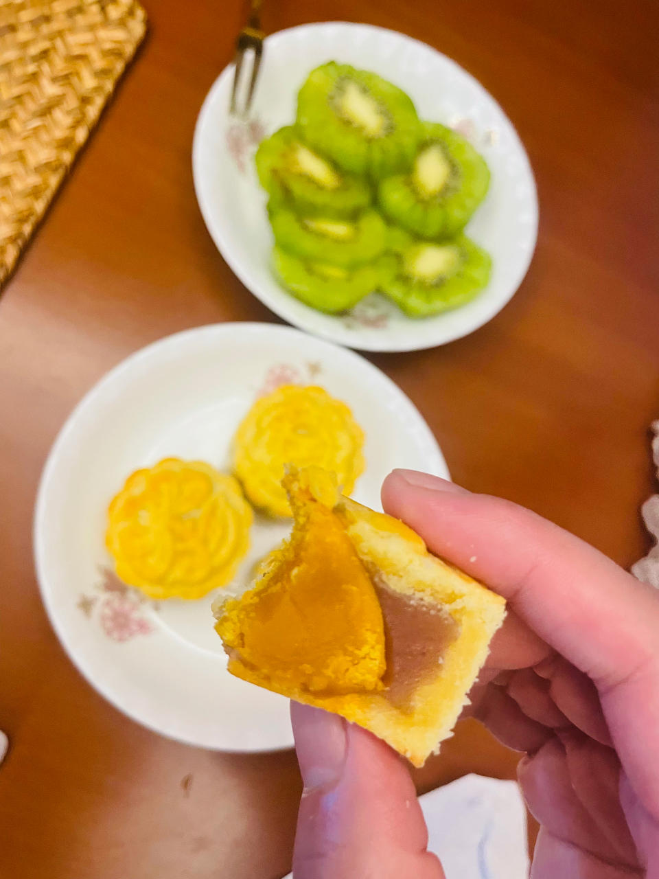 超酥软奶味十足 奶酥月饼