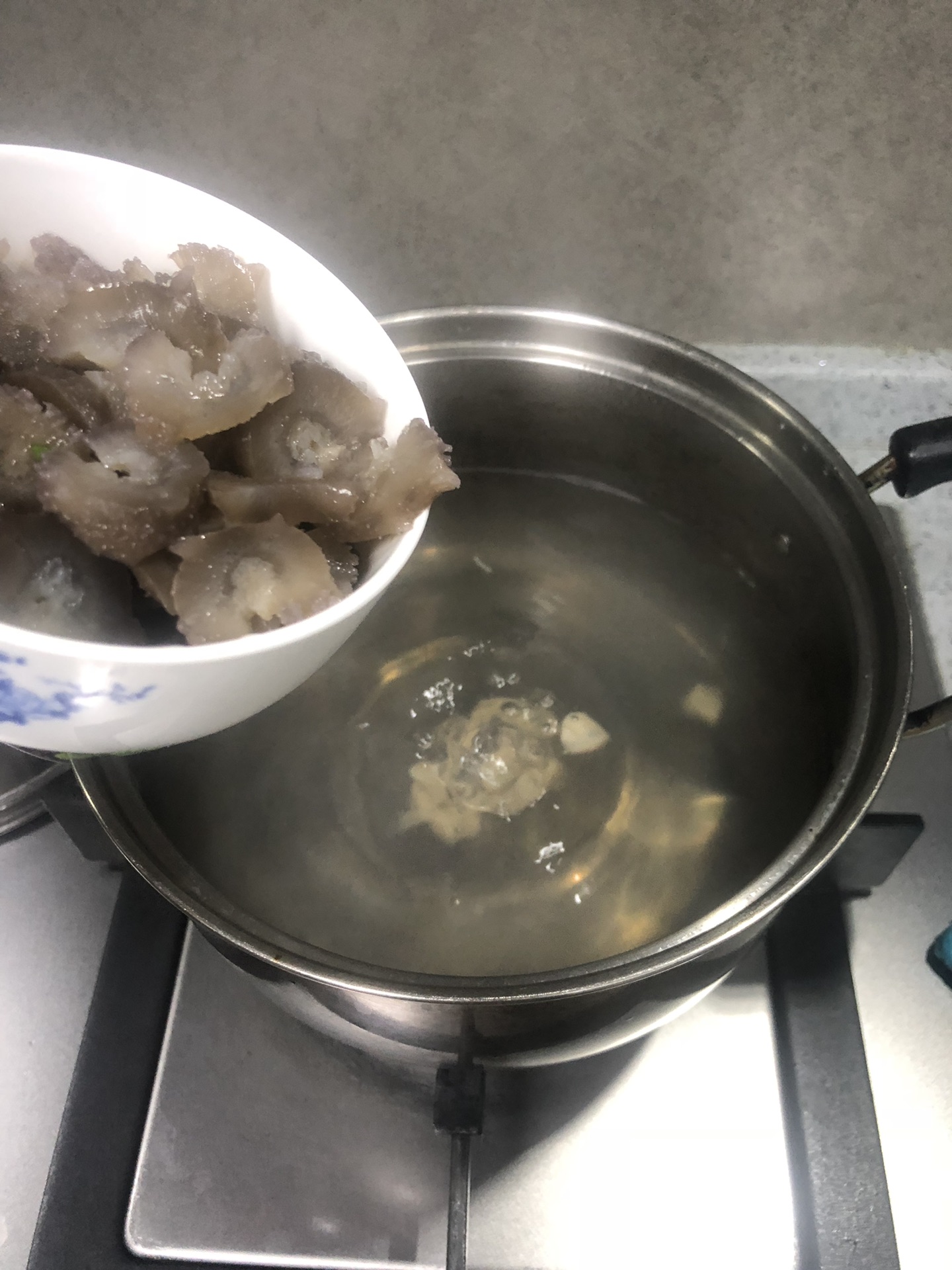 超级鲜美的海参鸡蛋汤的做法 步骤3