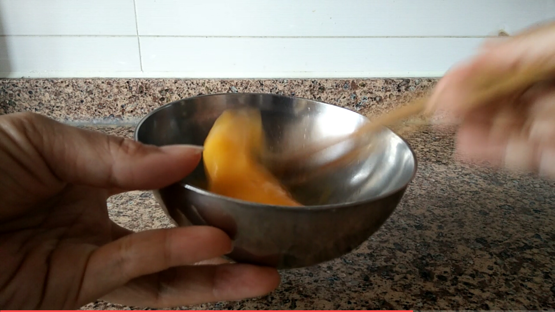 大润发同款玉米粒沙拉小面包（一次发酵，附手揉快速出膜方法）的做法 步骤12