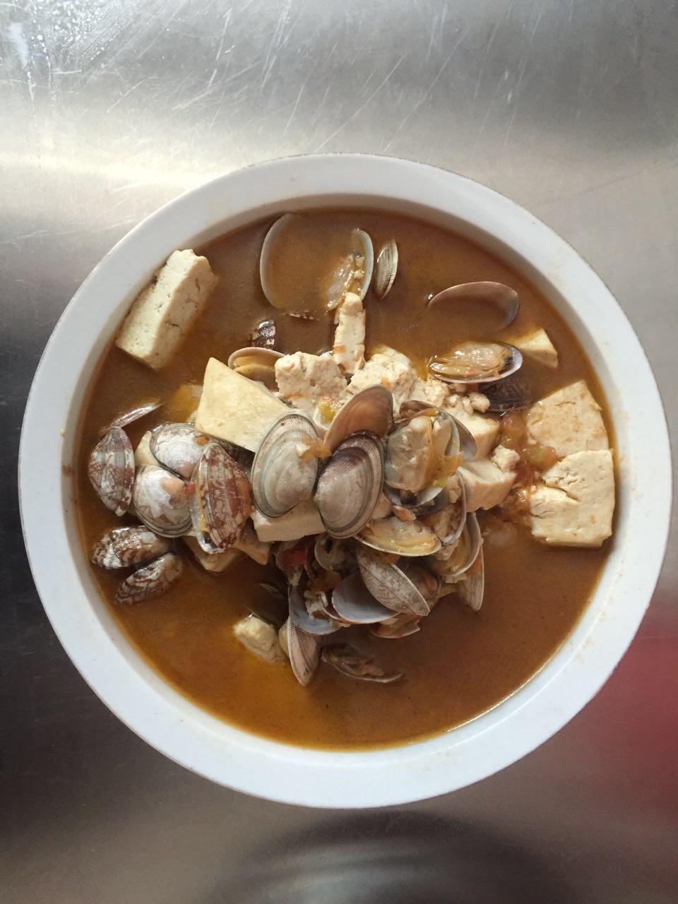 豆腐炖花蛤(酸辣口的)