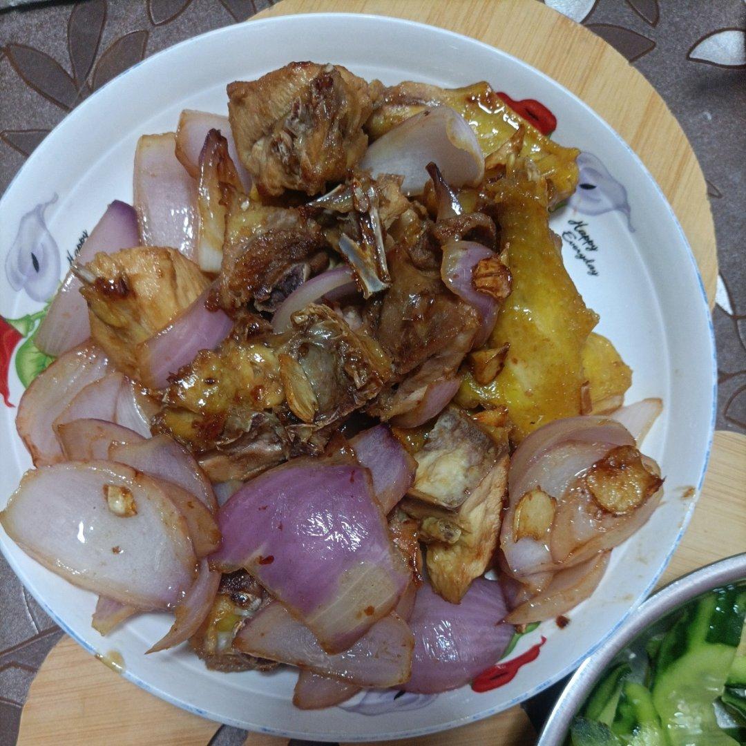 洋葱炒鸡肉