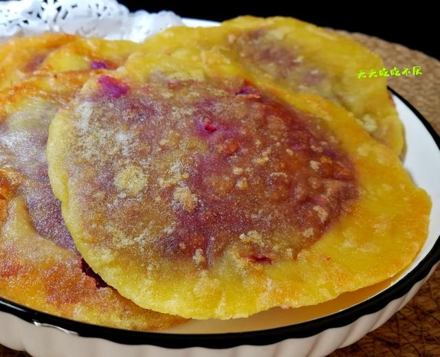 糯叽叽超好吃的黄米面紫薯饼