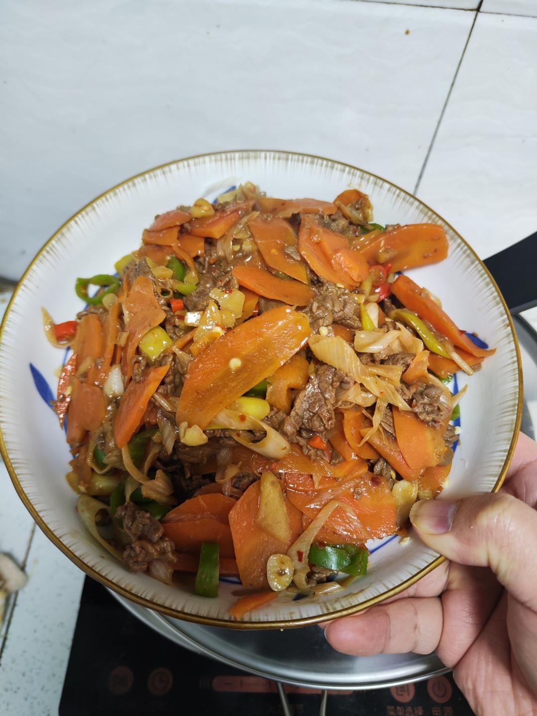 小炒黄牛肉，肉嫩味香！太好吃了简直是米饭杀手！