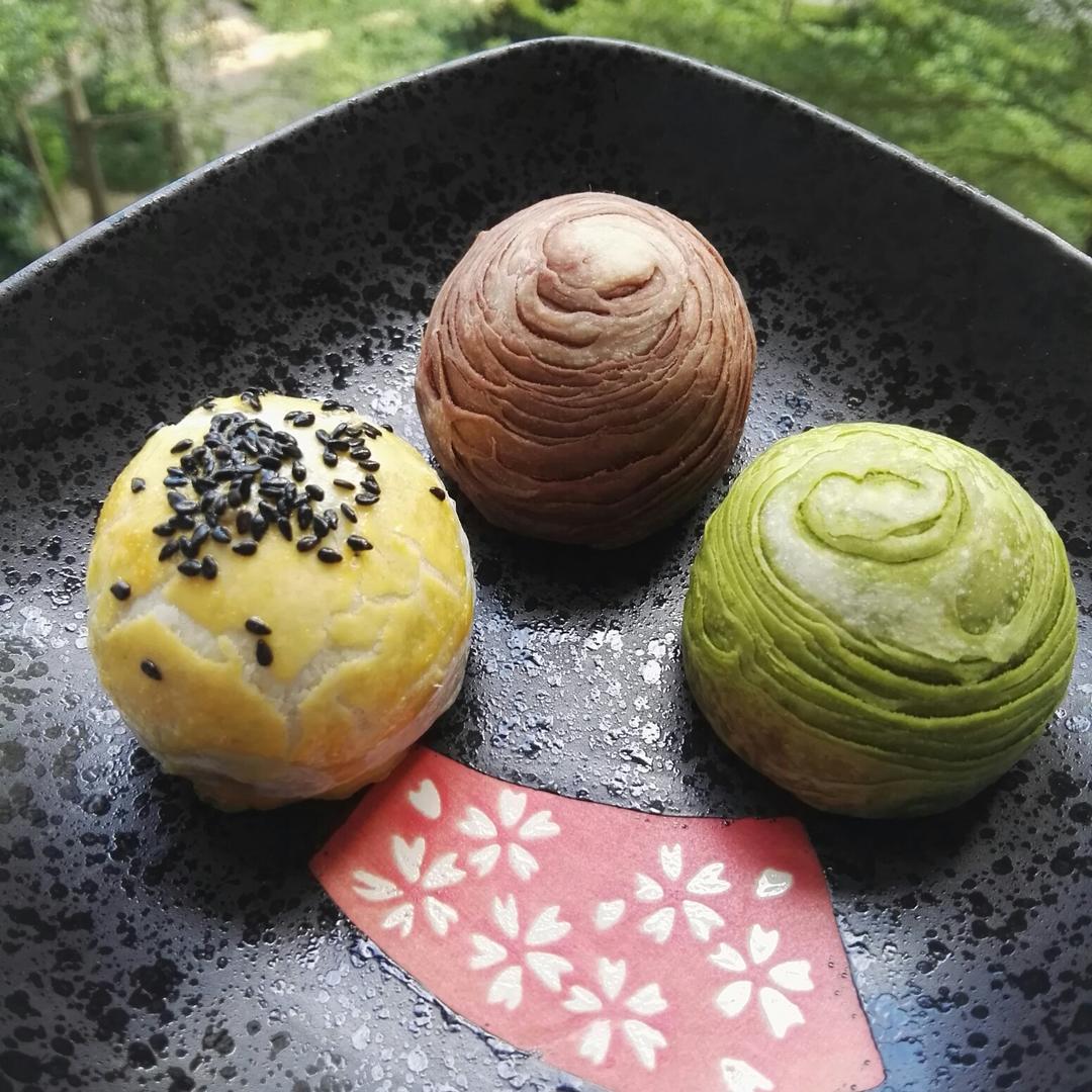 蛋黄酥~紫薯、抹茶、原味~花好月圆，中秋快乐~内附一次做六色蛋黄酥方法~