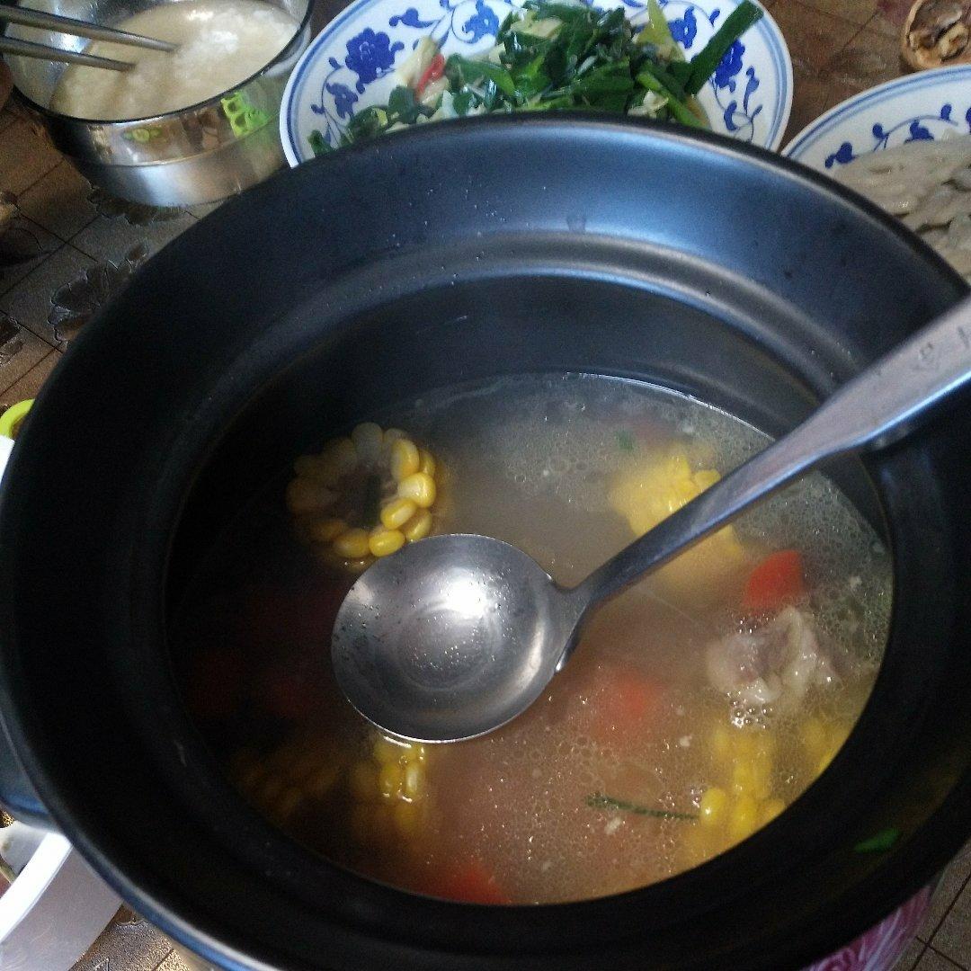 排骨玉米胡萝卜汤