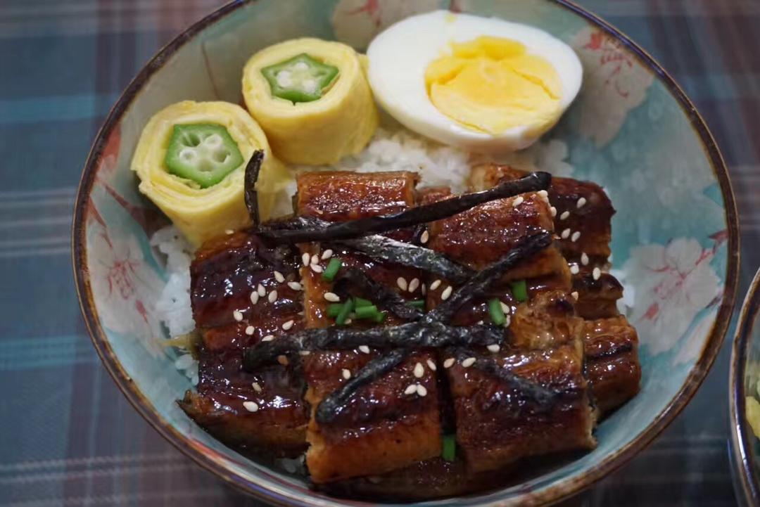 蒲烧鳗鱼饭