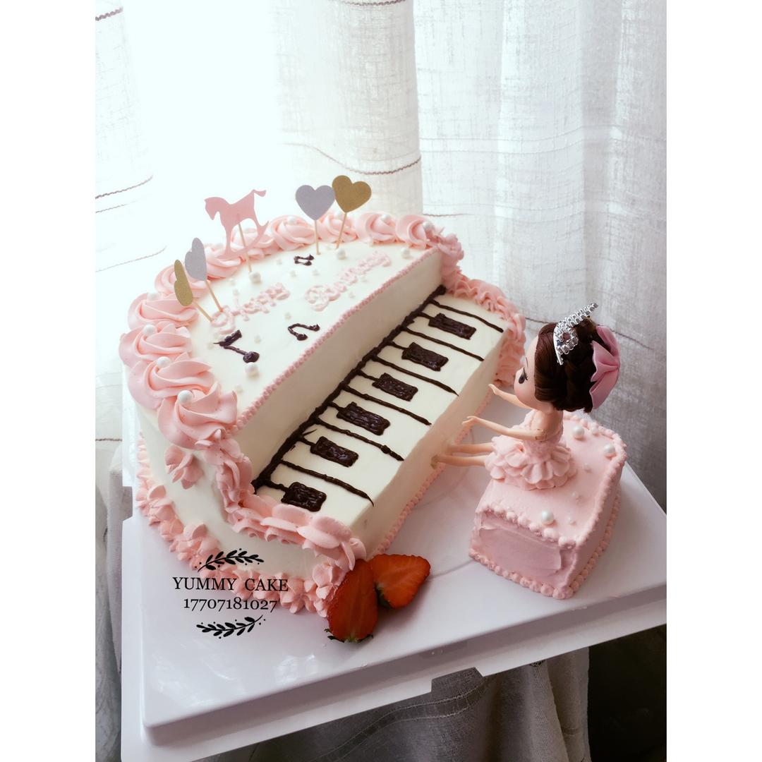 黎1027做的钢琴蛋糕异形蛋糕