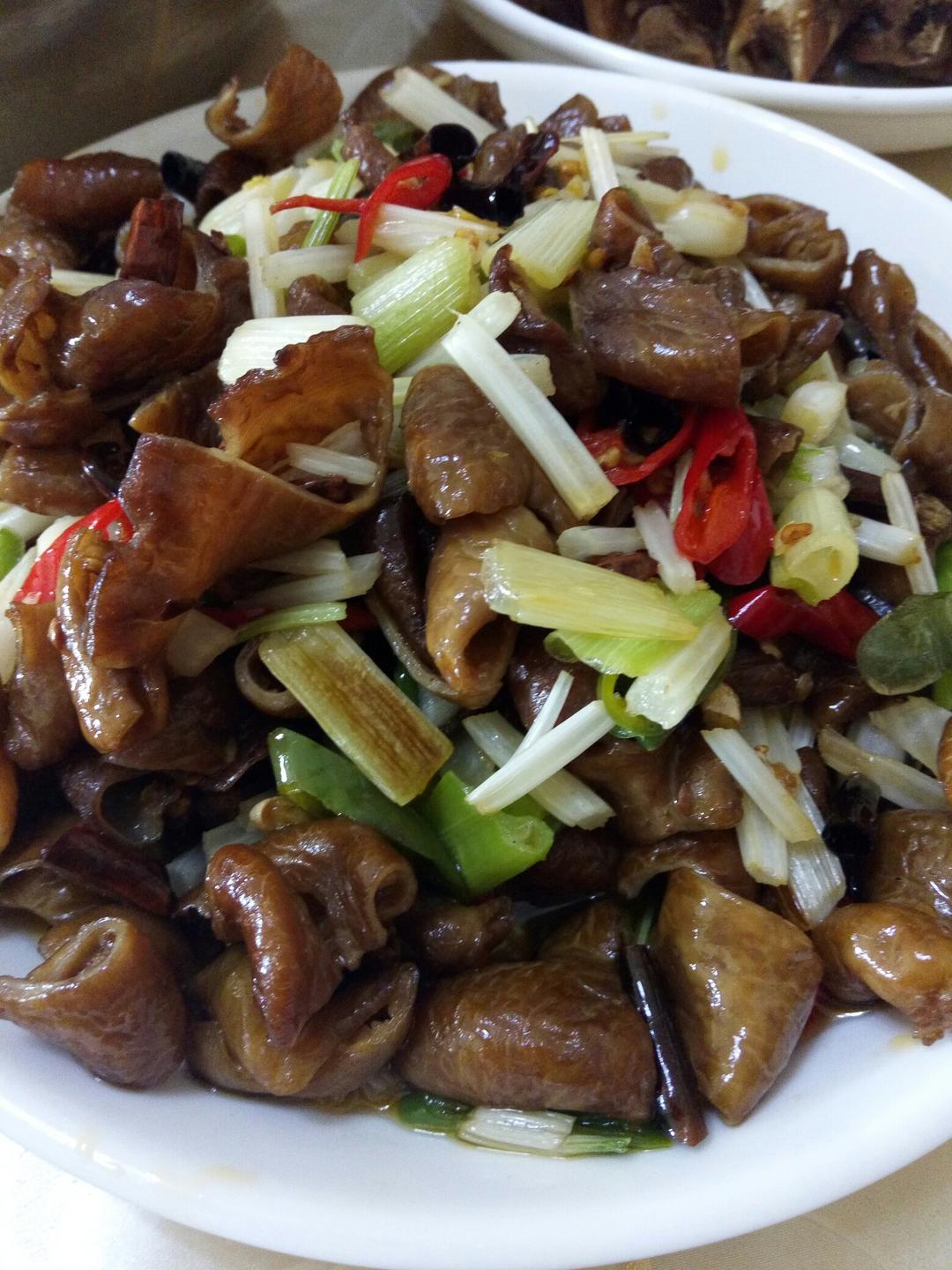 好吃到爆火爆肥肠