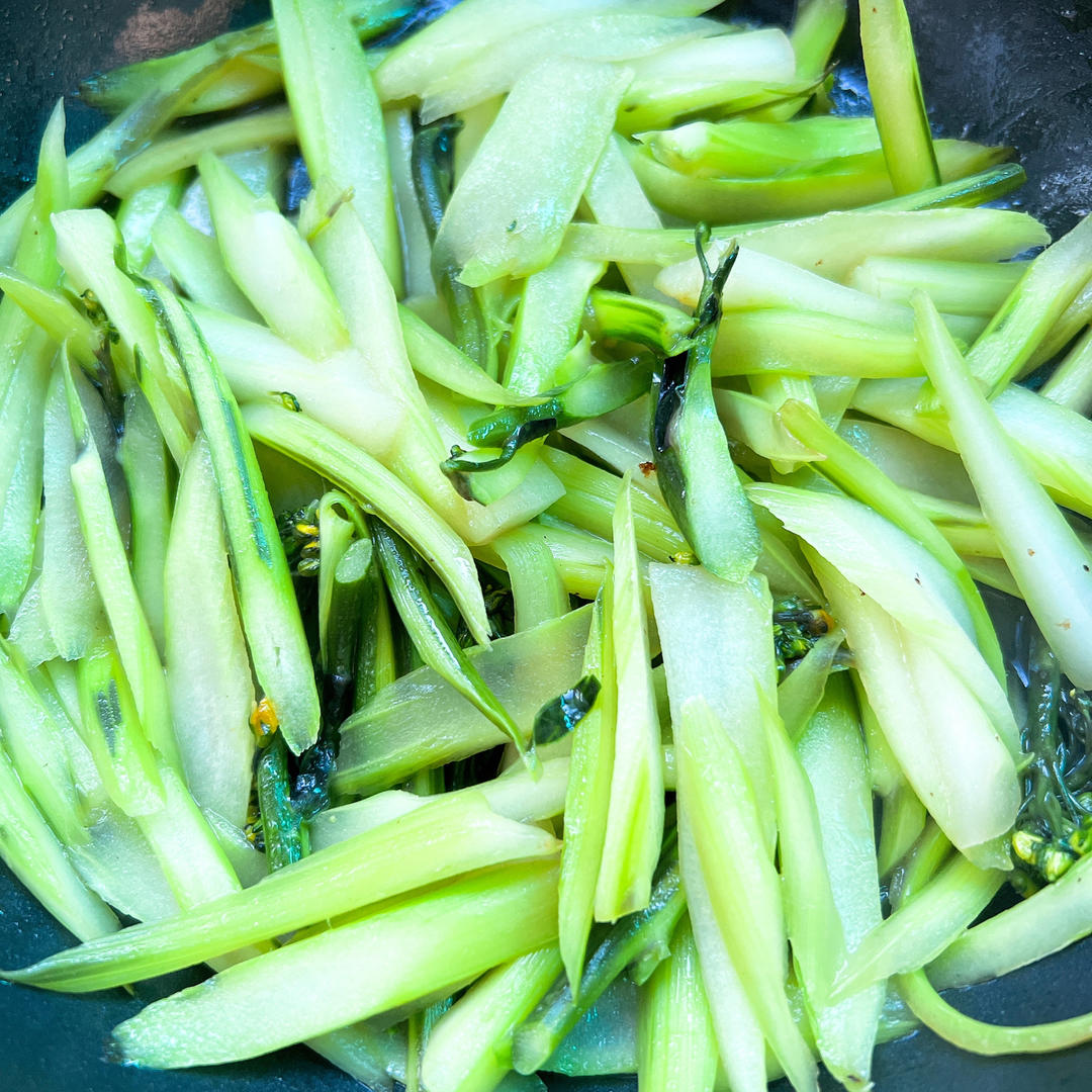 红菜苔特有的香味，是冬日里青菜类的最爱