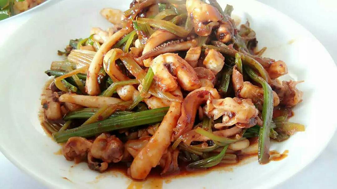 芹菜炒鱿鱼