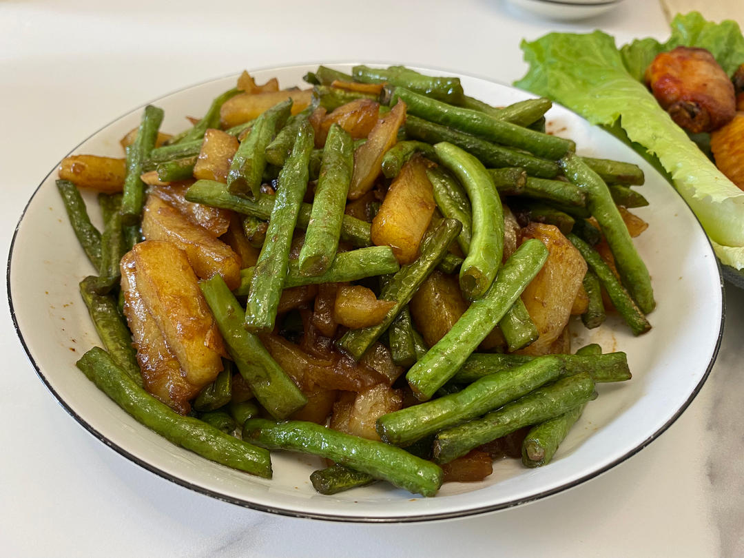 家常下饭菜：土豆烧豆角