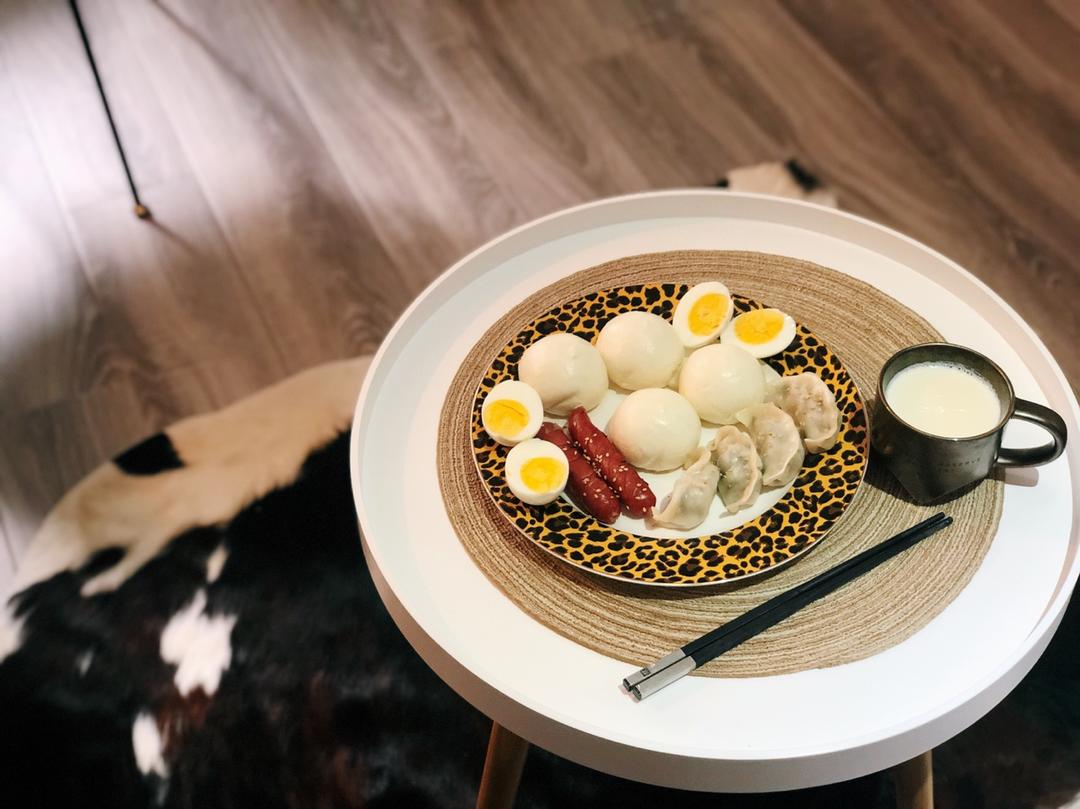 松软香甜的奶黄包，很快就可以搞定。
