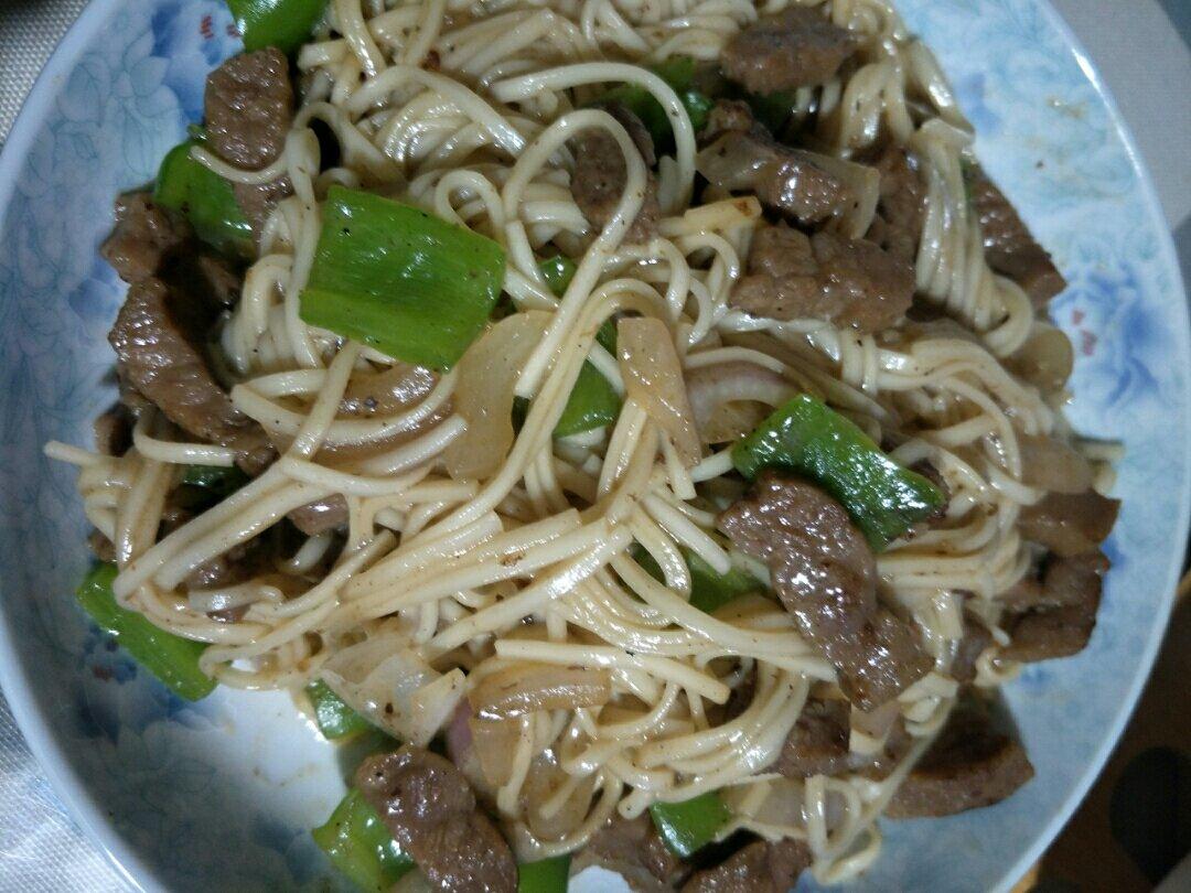 黑椒牛肉炒面