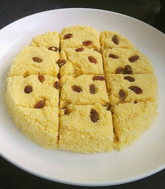 葡萄干玉米面松糕的做法