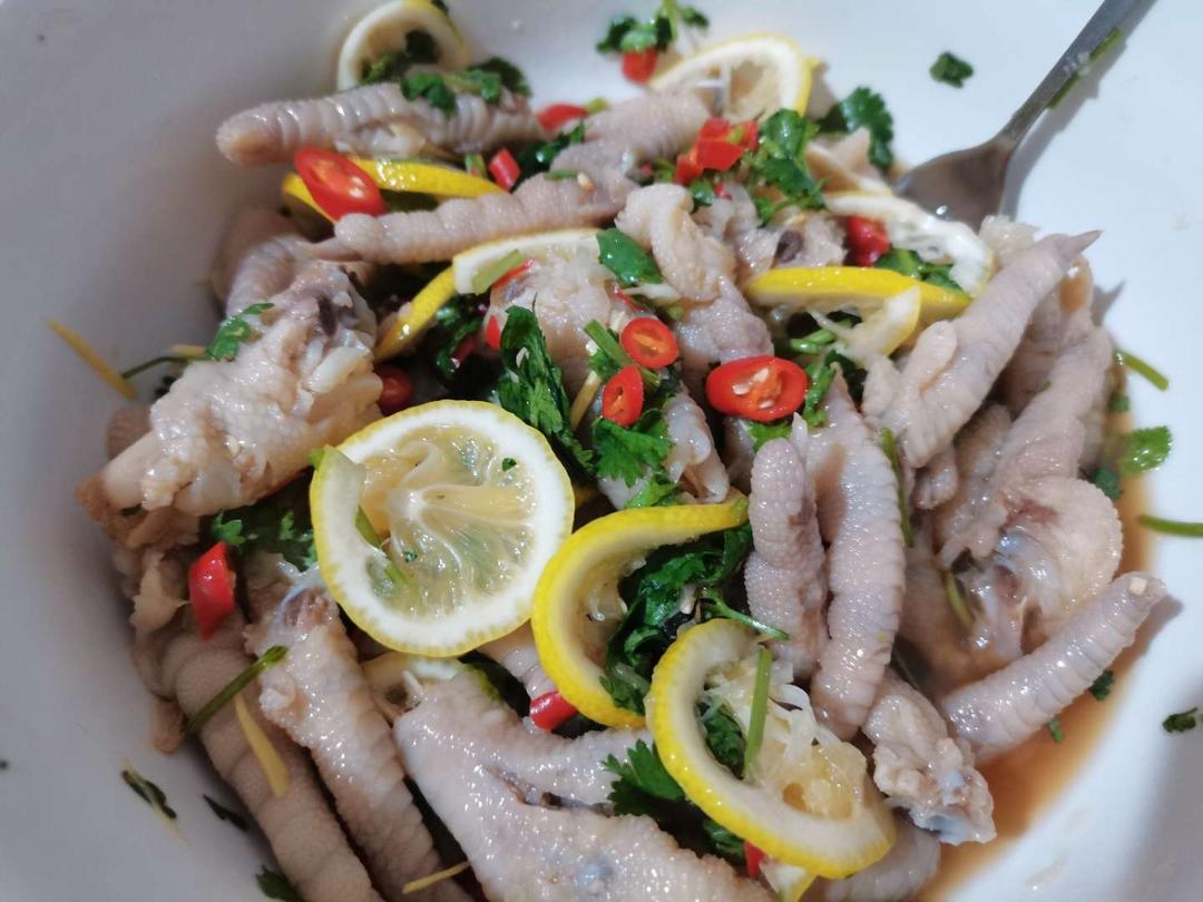 爽口傣味鸡脚
