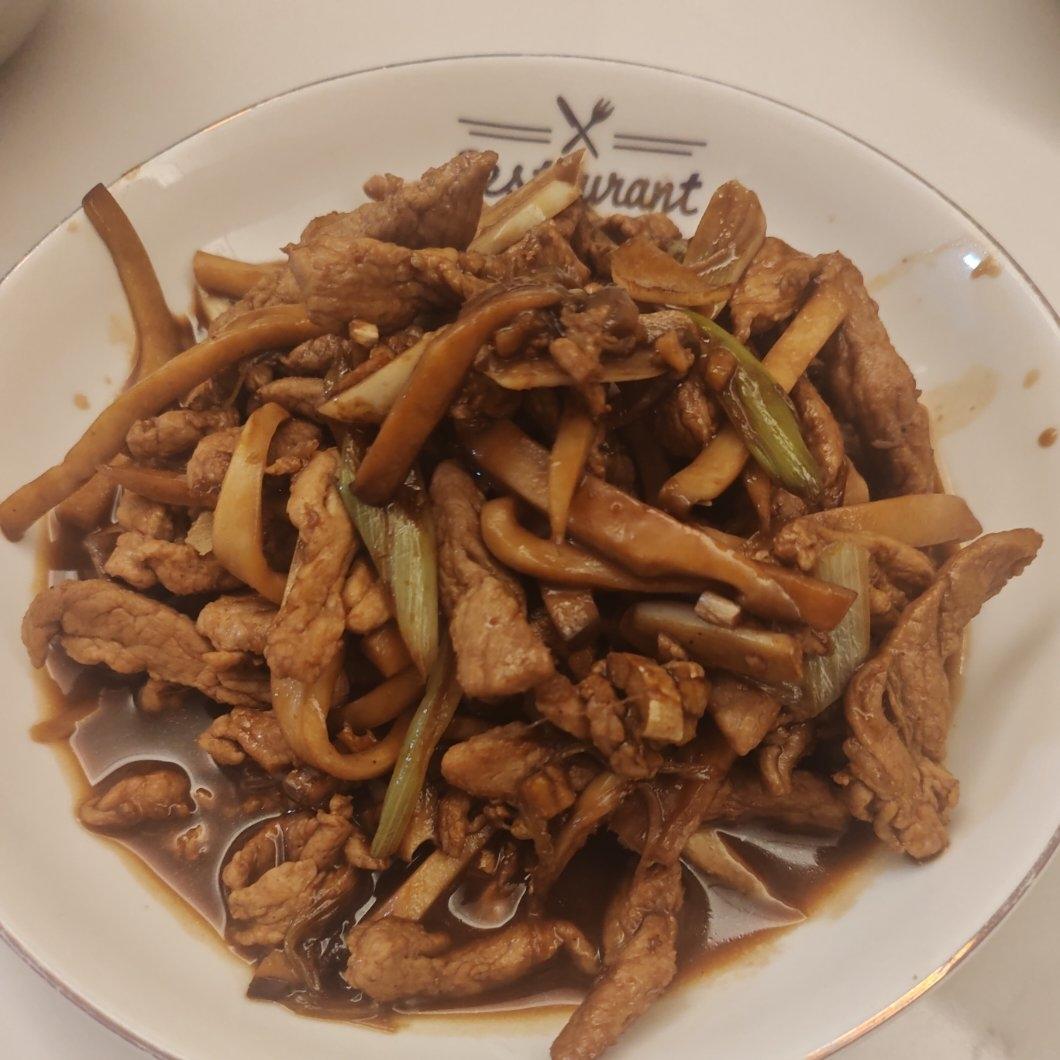 杏鲍菇炒肉丝