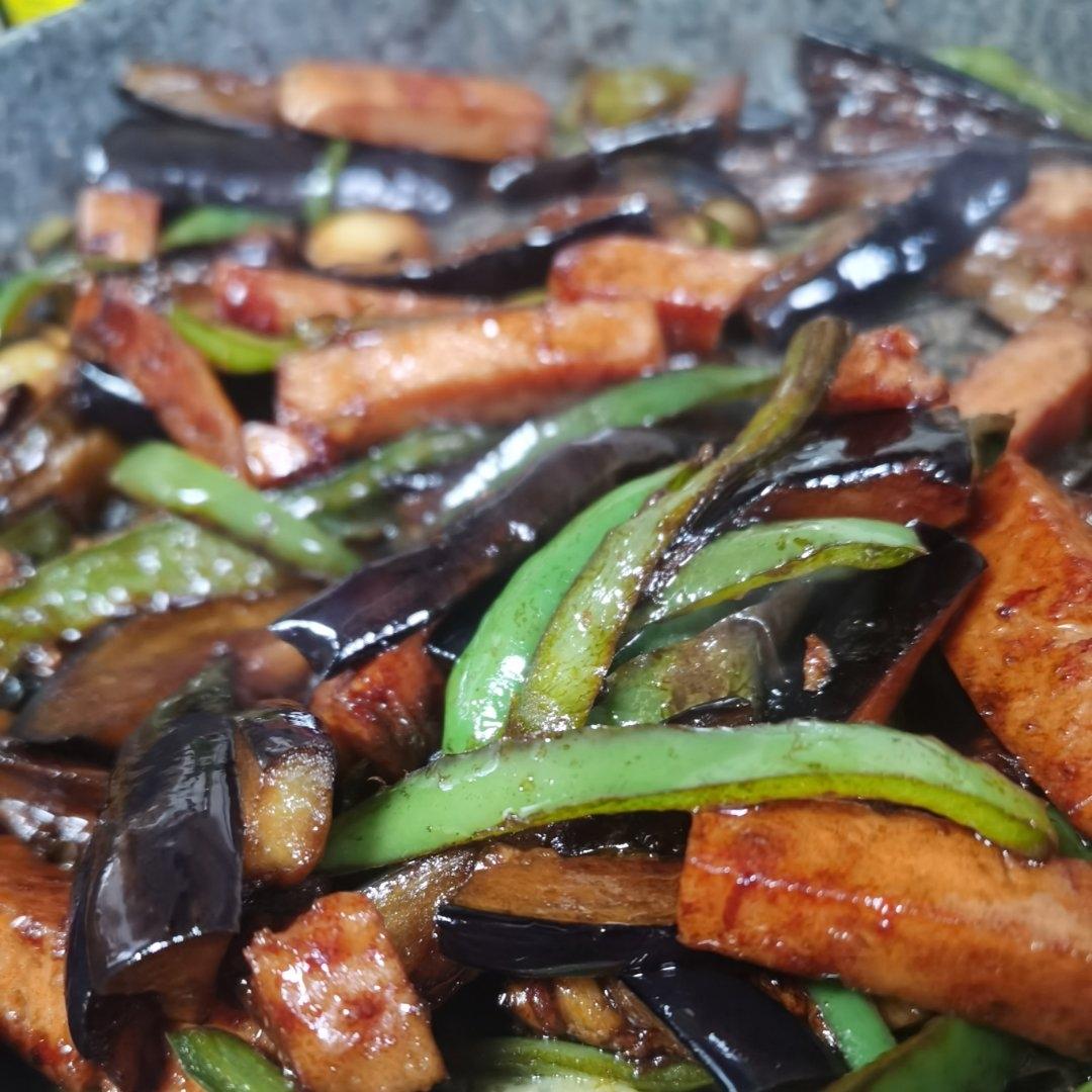 这么炒的青椒炒茄子，饭可以多吃两碗