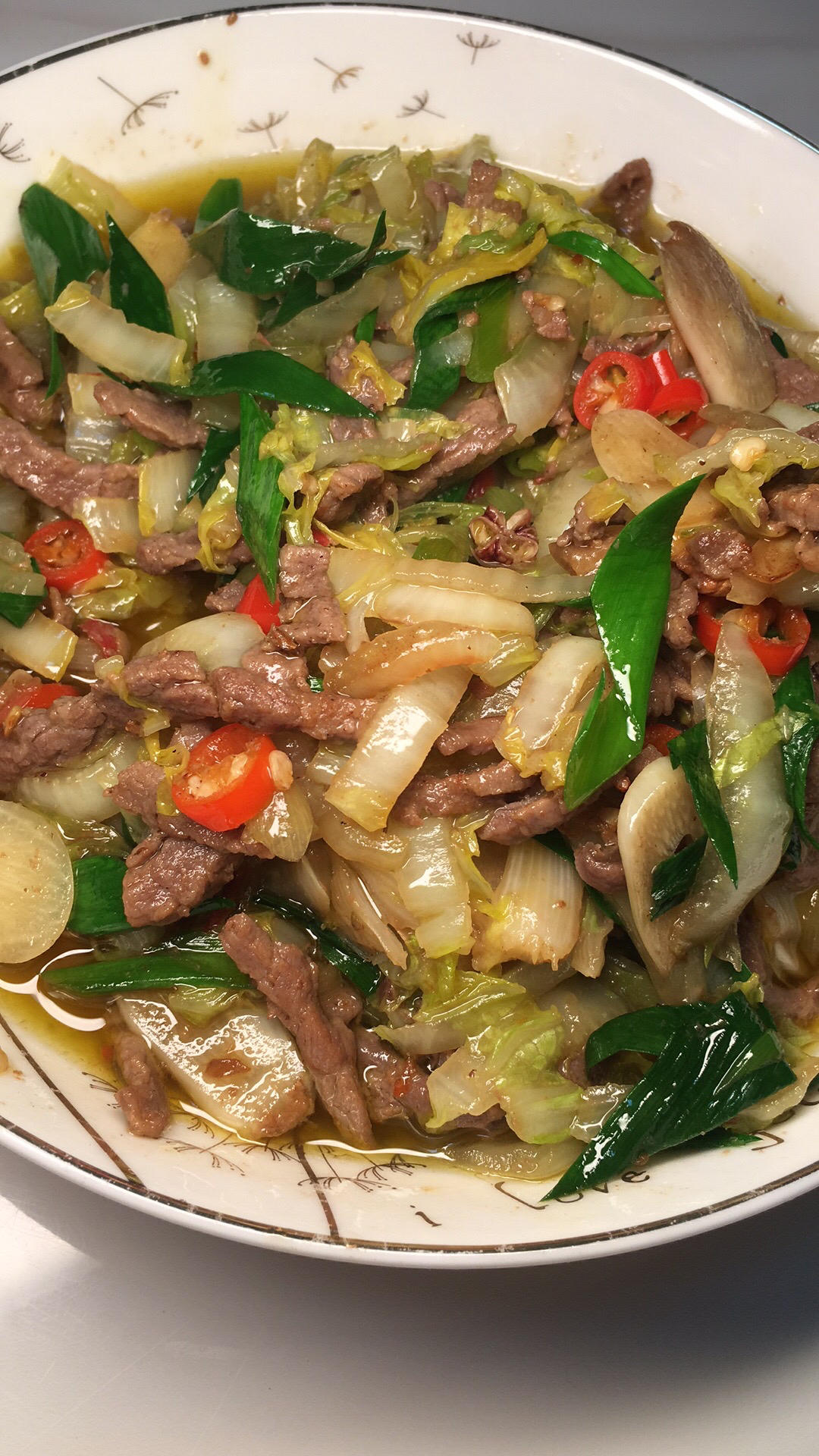 下饭神器又来了，试试这道白菜梗炒牛肉！！