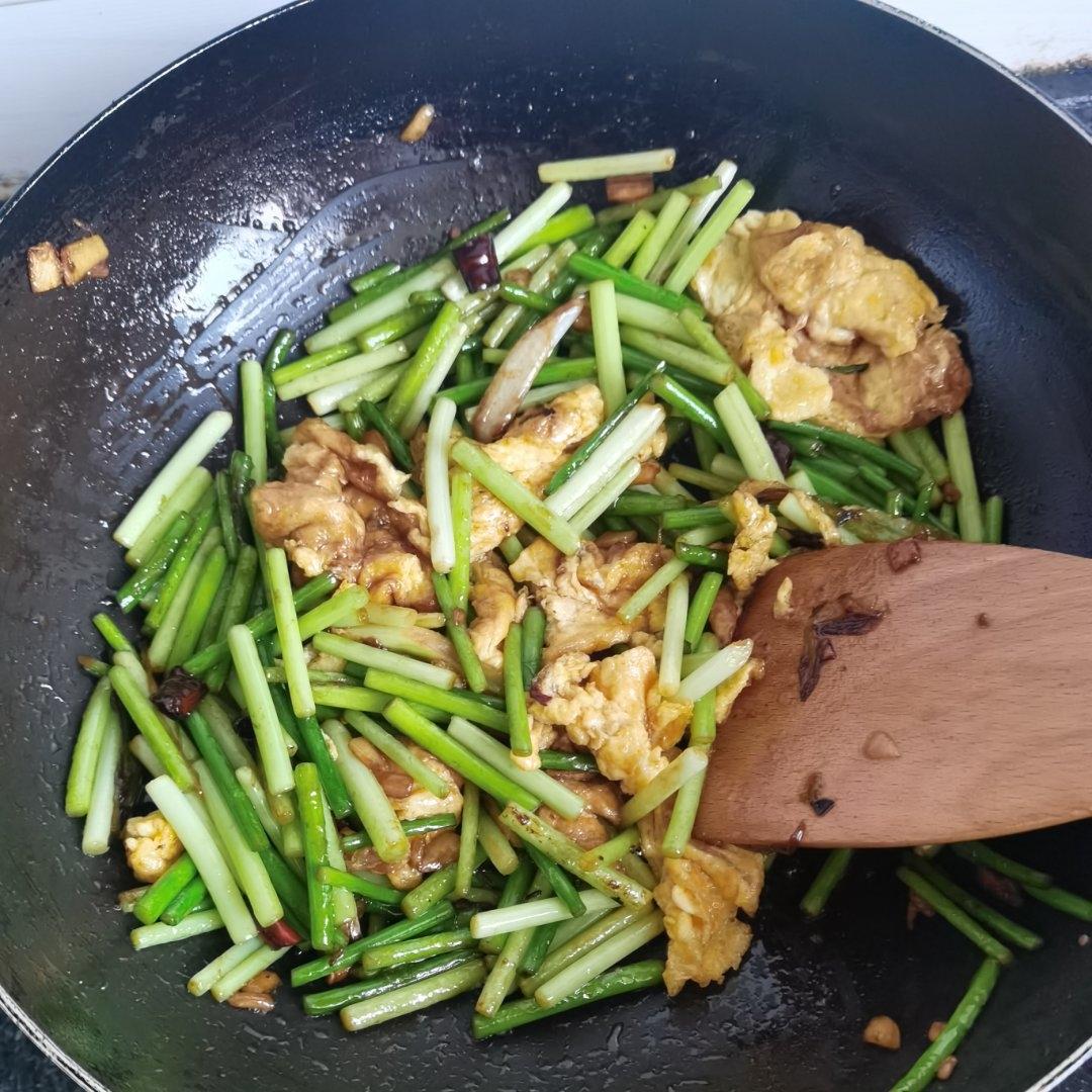 蒜薹炒鸡蛋