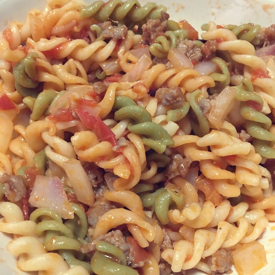 番茄肉酱意大利面