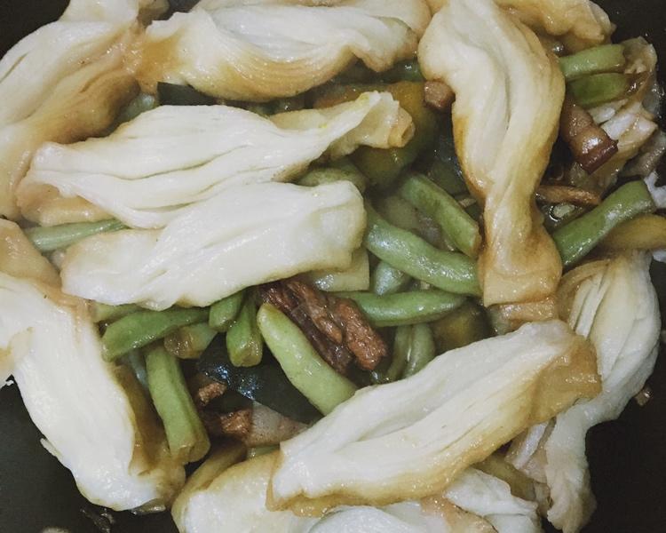 农家一锅鲜贴卷子-一锅炖,饭菜一体的做法