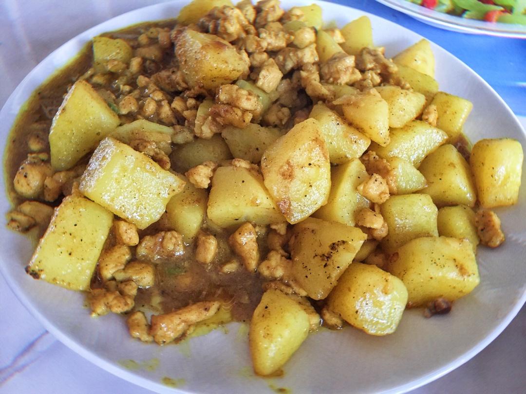 咖喱土豆鸡块