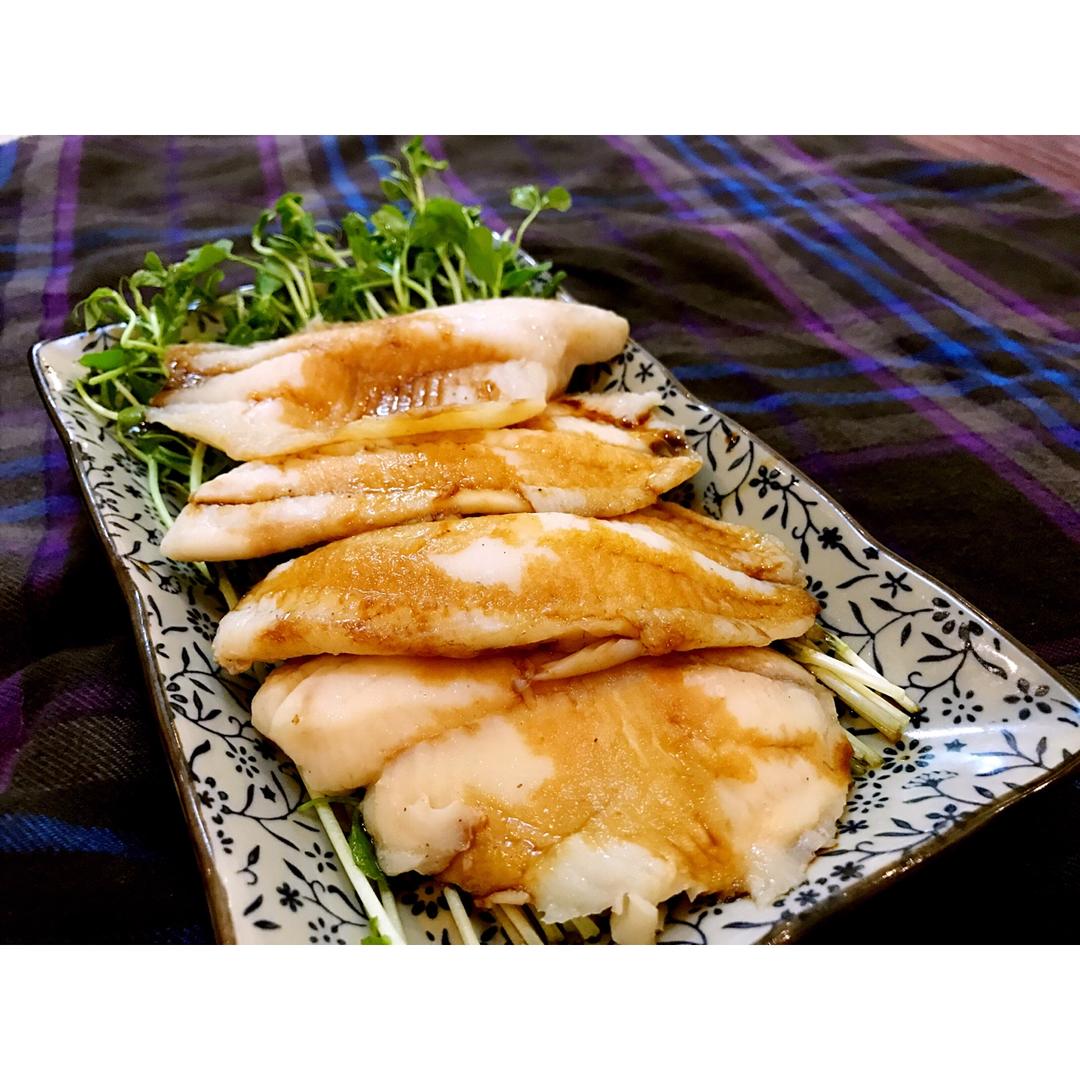 2017-02-02 18:24:54赞豉油蒸鲷鱼鲷鱼,蒸鱼豉油,料酒 胡椒