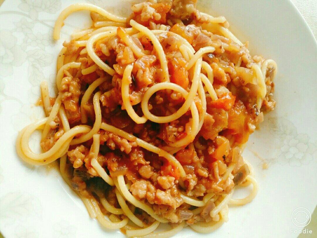 番茄肉酱意大利面