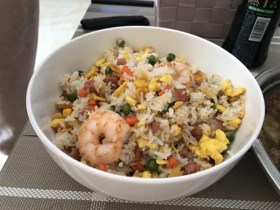虾仁蛋炒饭