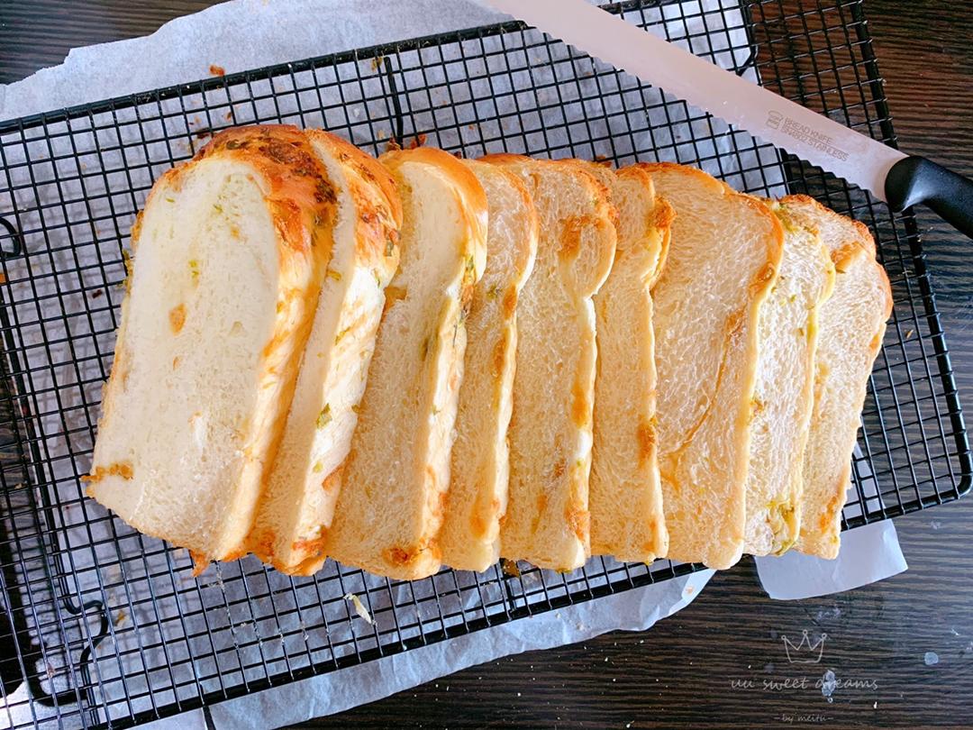 香葱肉松手撕吐司