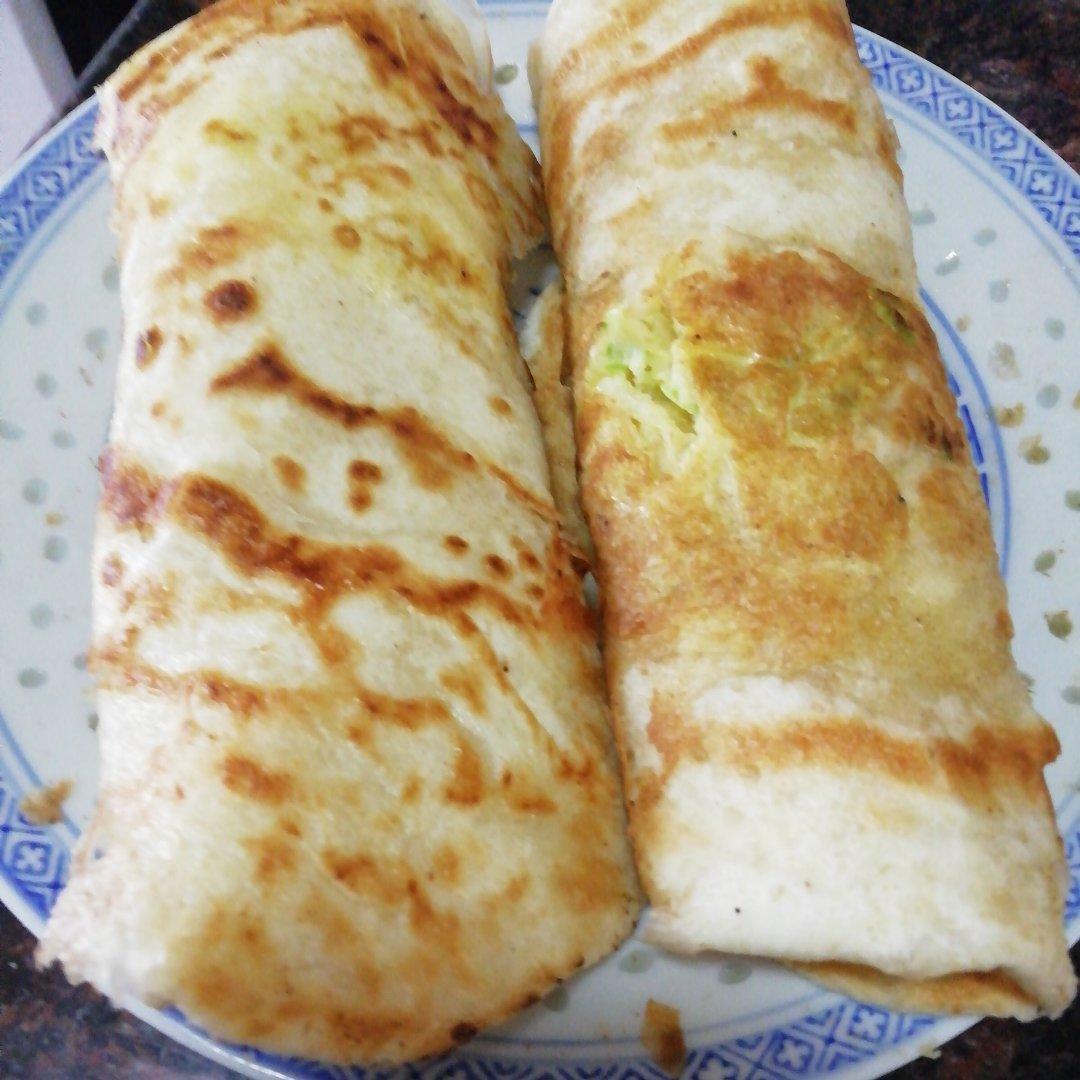 自制手抓饼（鸡蛋灌饼）快手早餐
