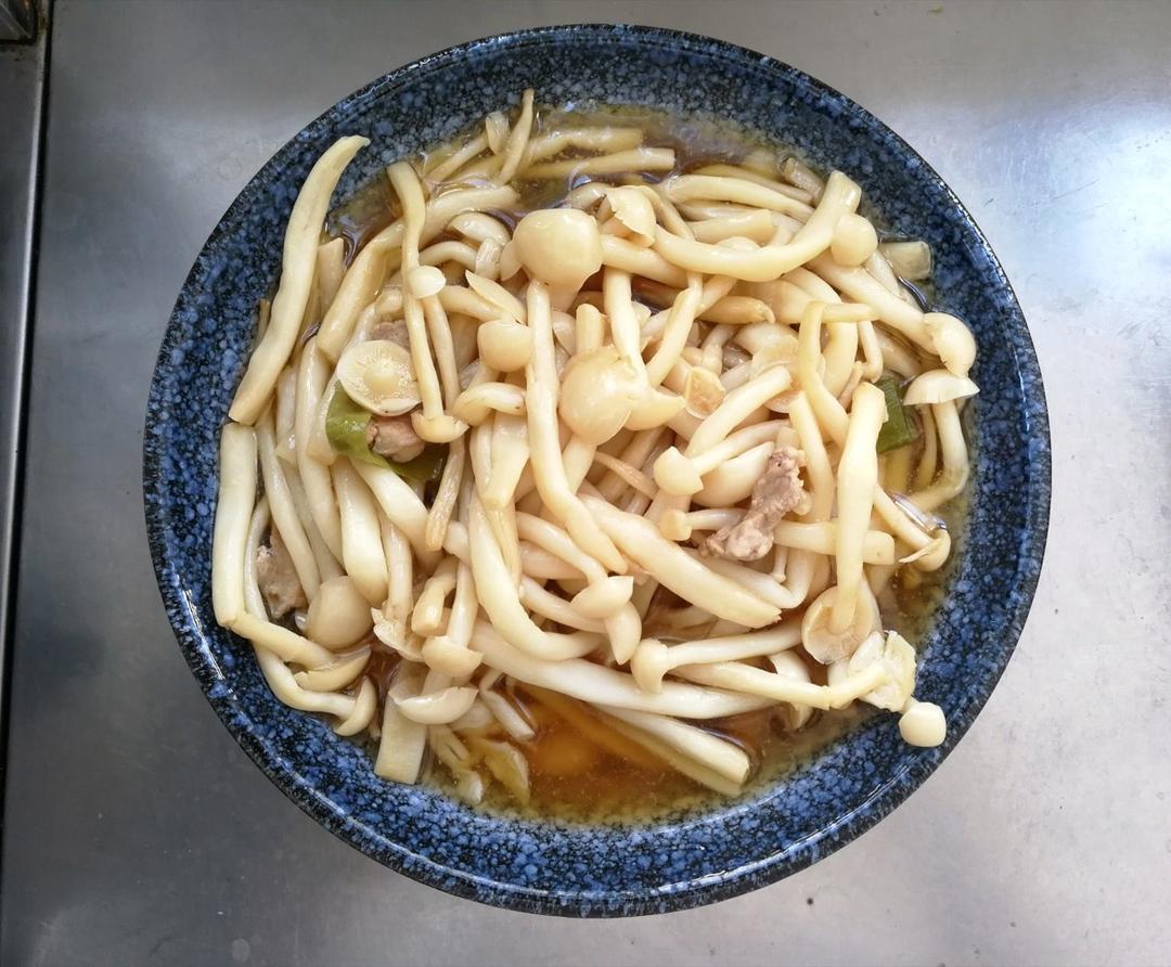 白玉菇炒肉下饭菜