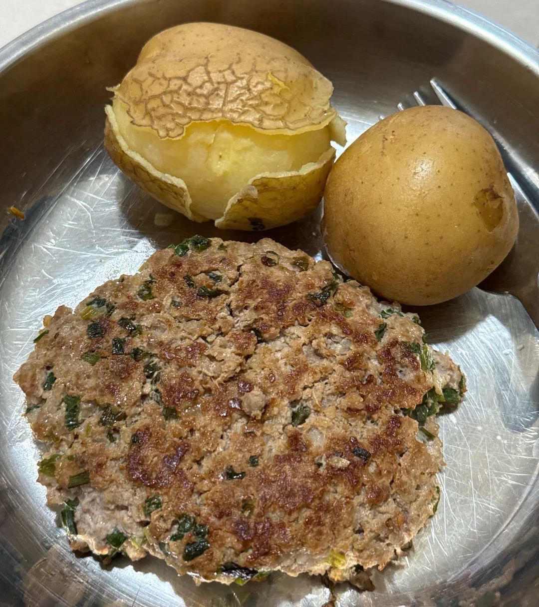 肉饼要嫩，咬下去要有汁，你觉得呢？的做法