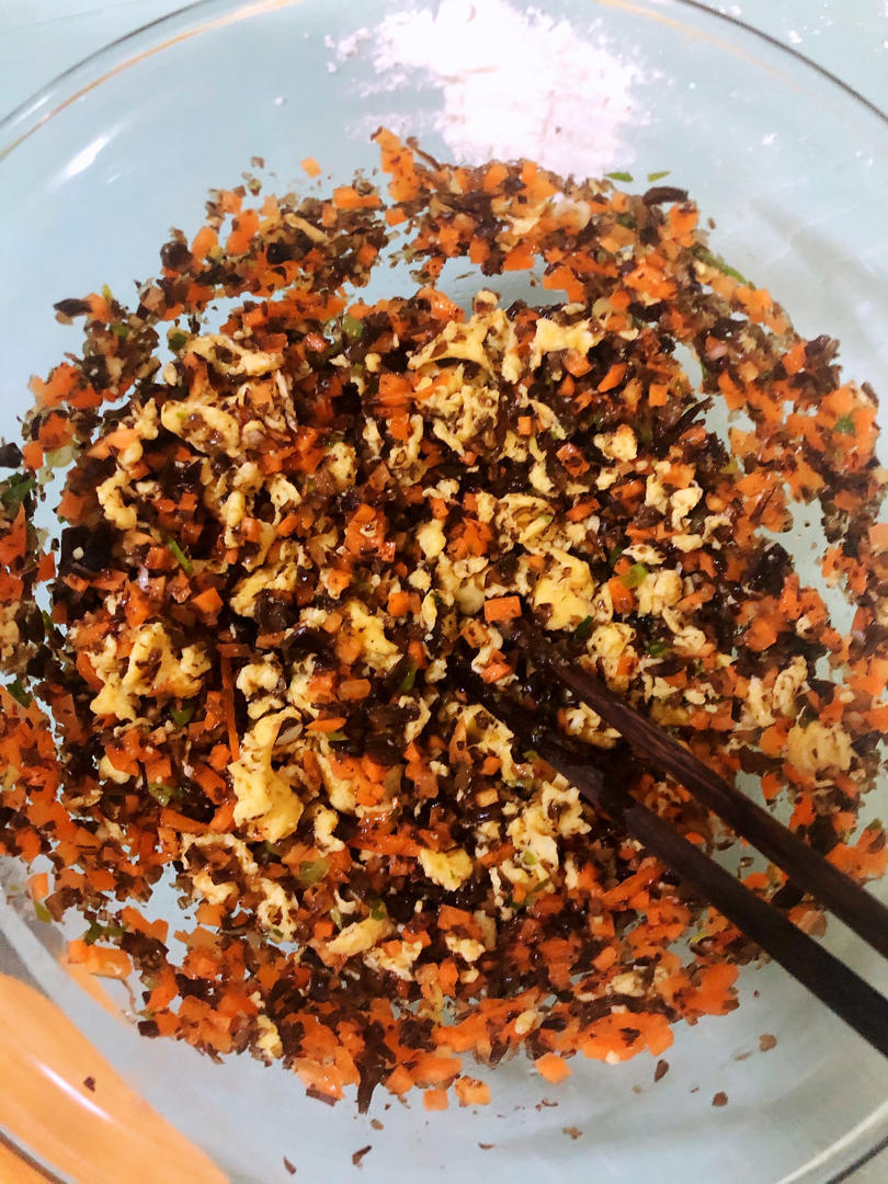 香菇蒸鸡腿肉+蒜蓉粉丝娃娃菜【12月北鼎蒸炖锅食谱】