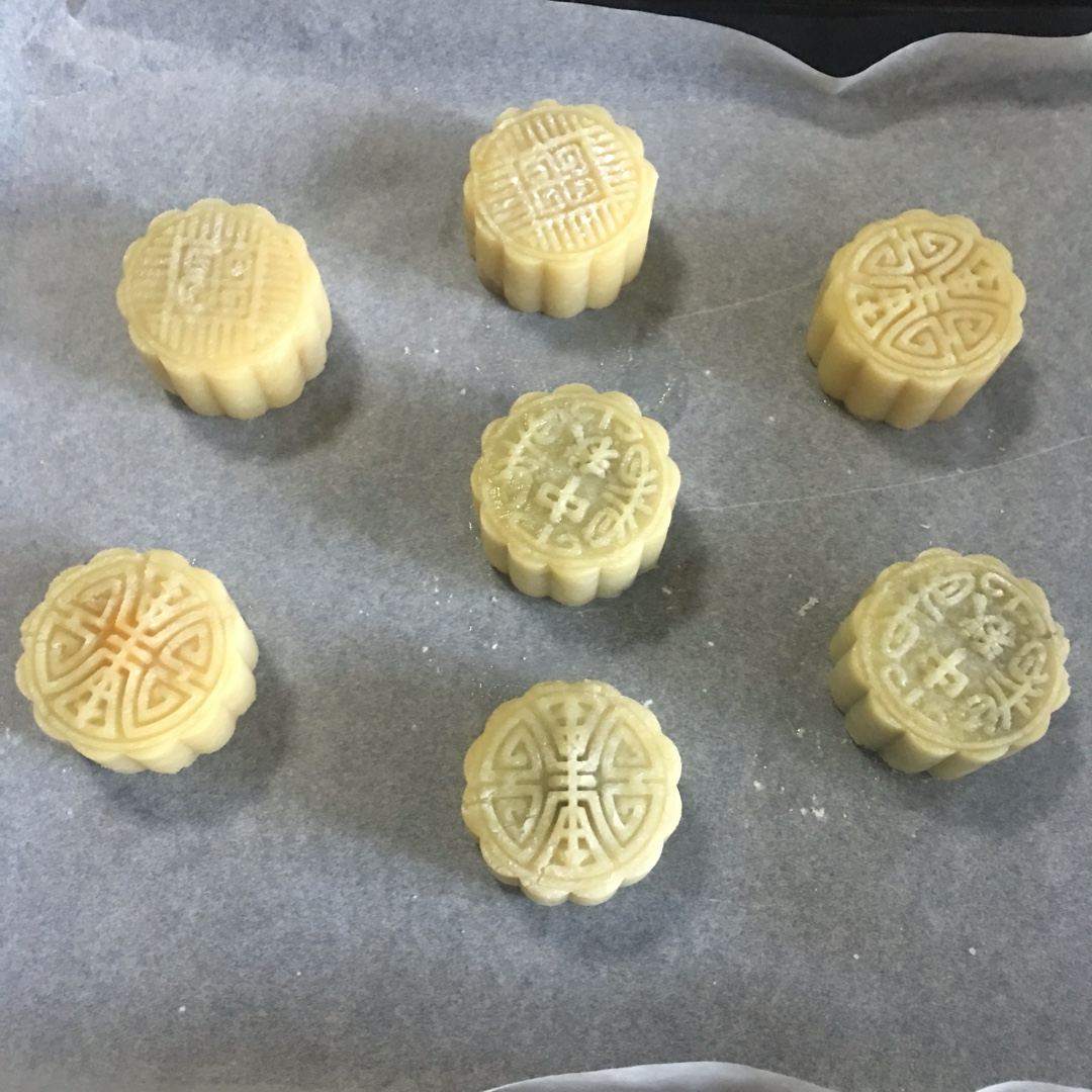 广式月饼—蛋黄莲蓉月饼