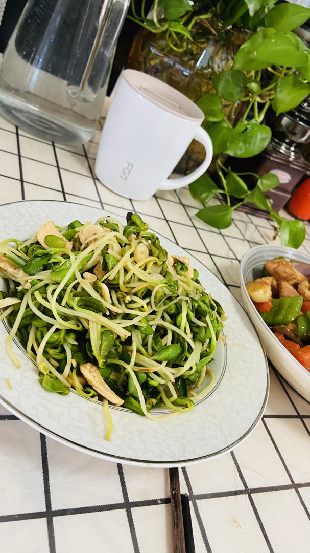 简单蒜炒豆苗菜