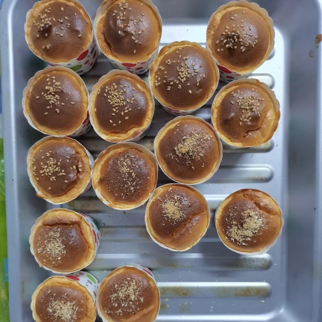 纸杯蛋糕不开裂（可做戚风蛋糕）