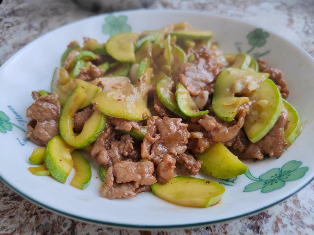 西葫芦炒肉片