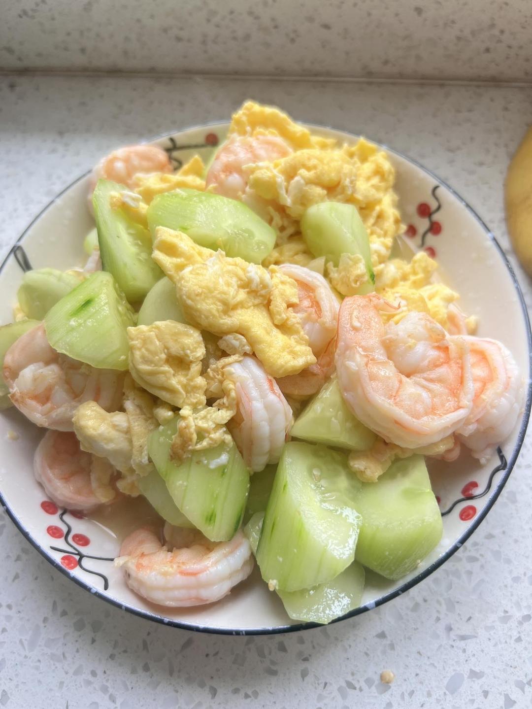 清爽可口的虾仁黄瓜炒鸡蛋