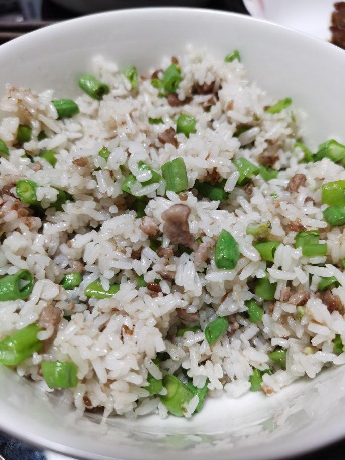 肉沫儿碎豆角炒饭