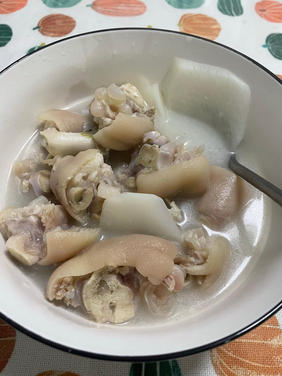 猪蹄汤-奶白色鲜美