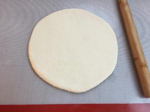黑橄榄培根脆底披萨的做法 步骤7
