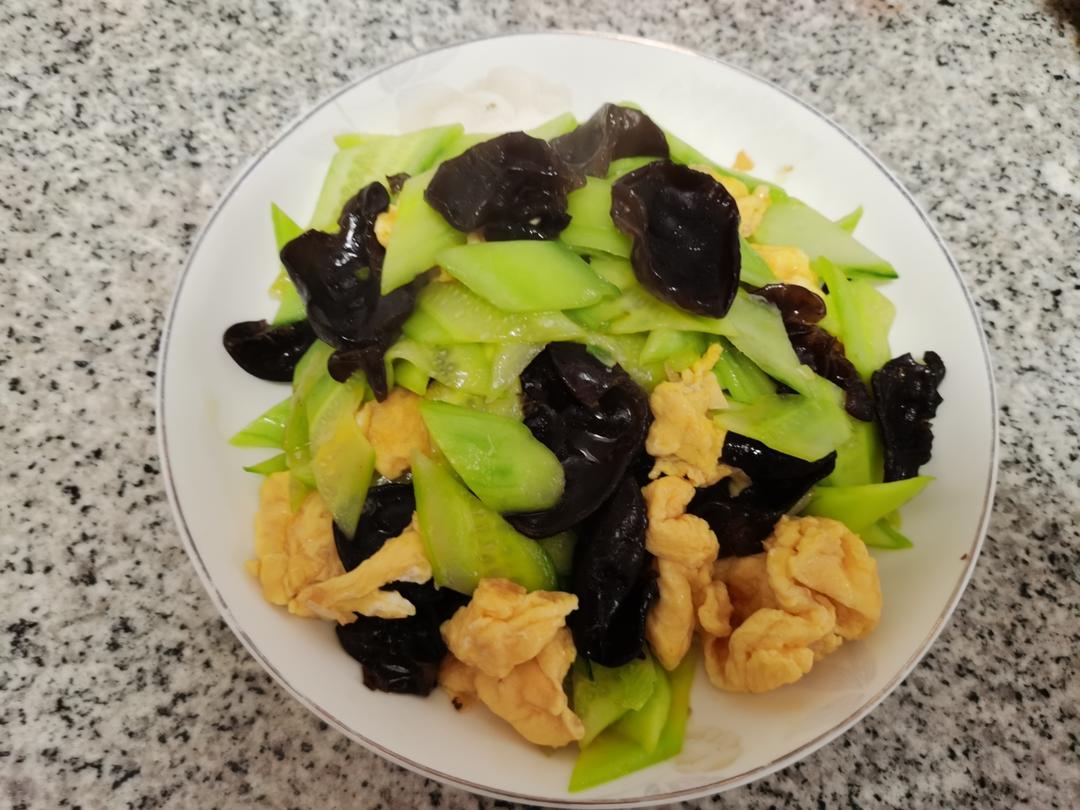 黄瓜木耳炒鸡蛋