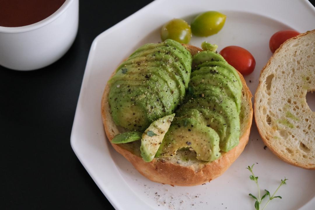 超级好吃的牛油果贝果