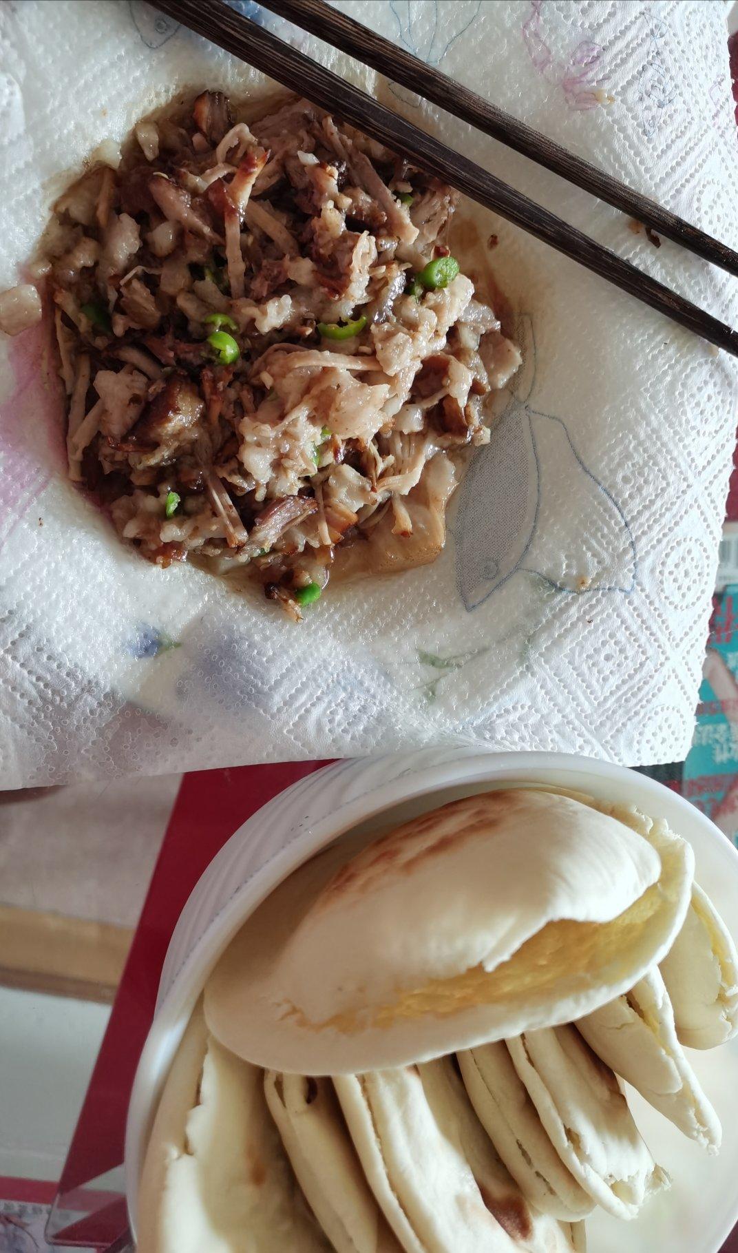 肉夹馍饼(不用泡打粉也外酥里嫩的肉夹馍饼)