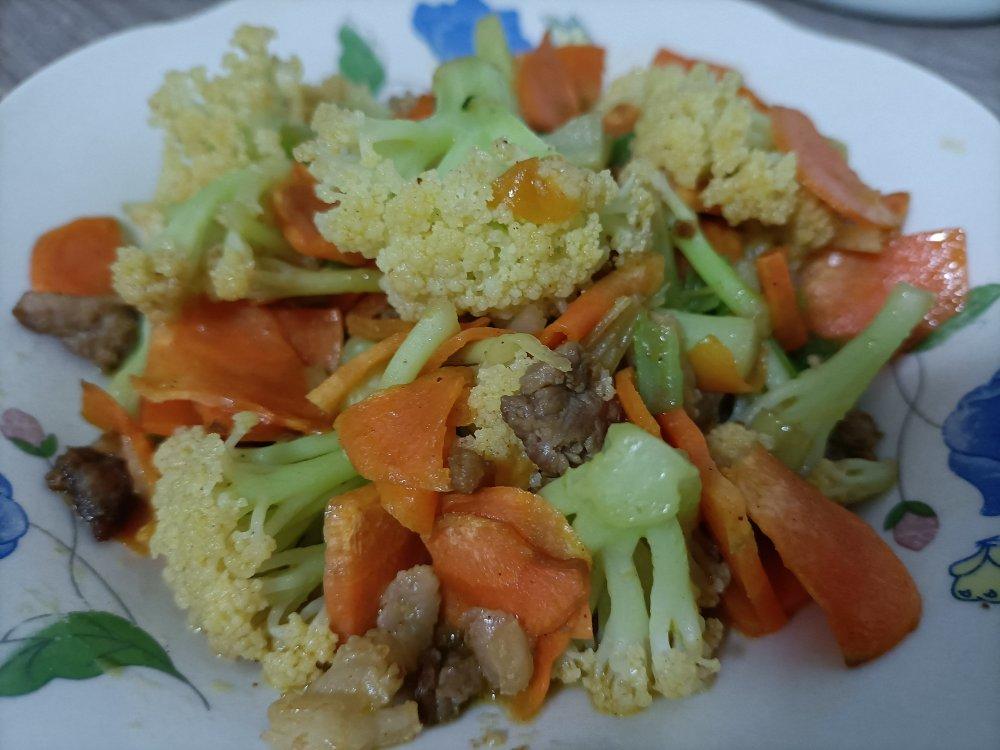 低脂低卡咋吃都不会胖的！！🥕🍄“青椒胡萝卜海鲜菇”