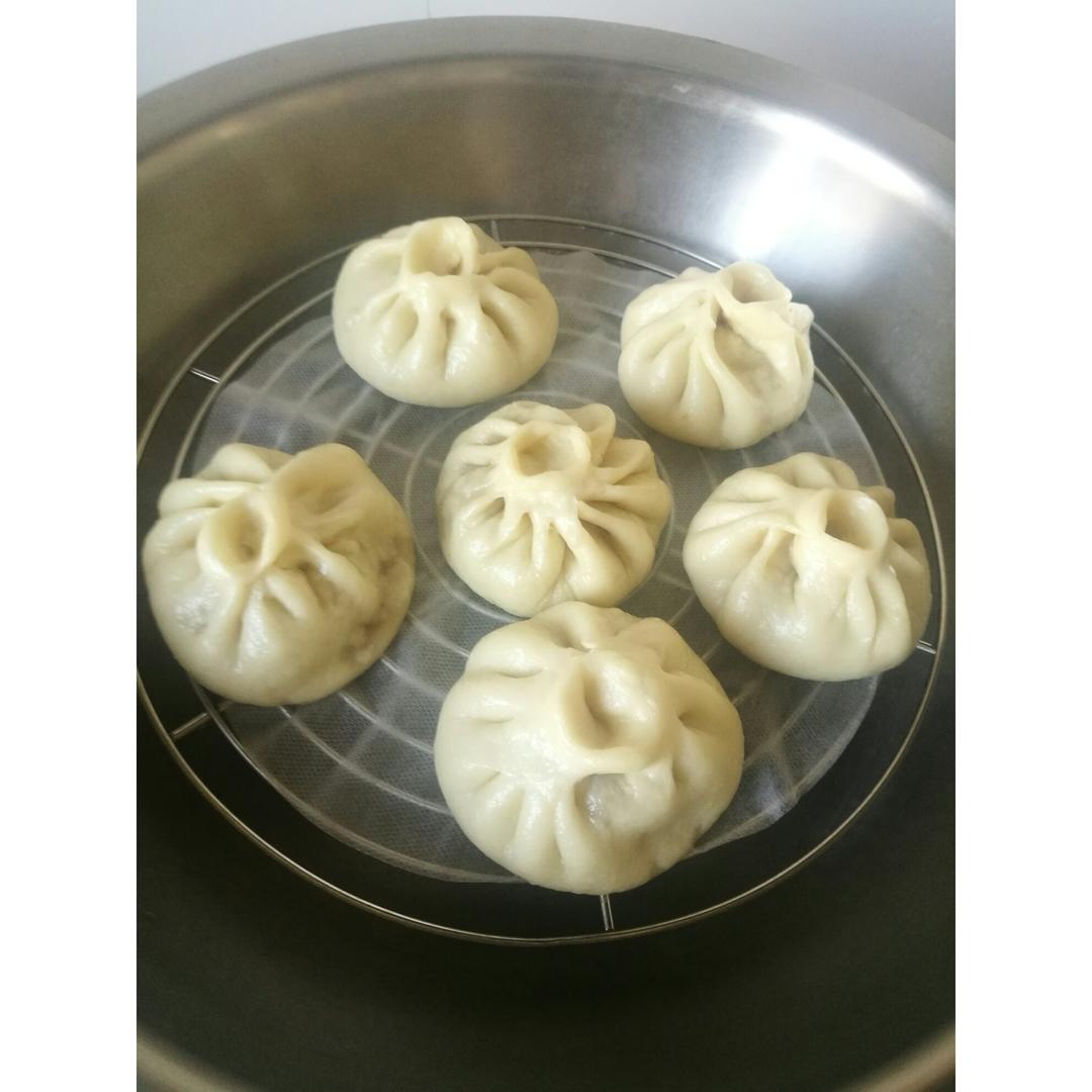 酱肉冬瓜包子Steamed Dumplings Pork & Mellon