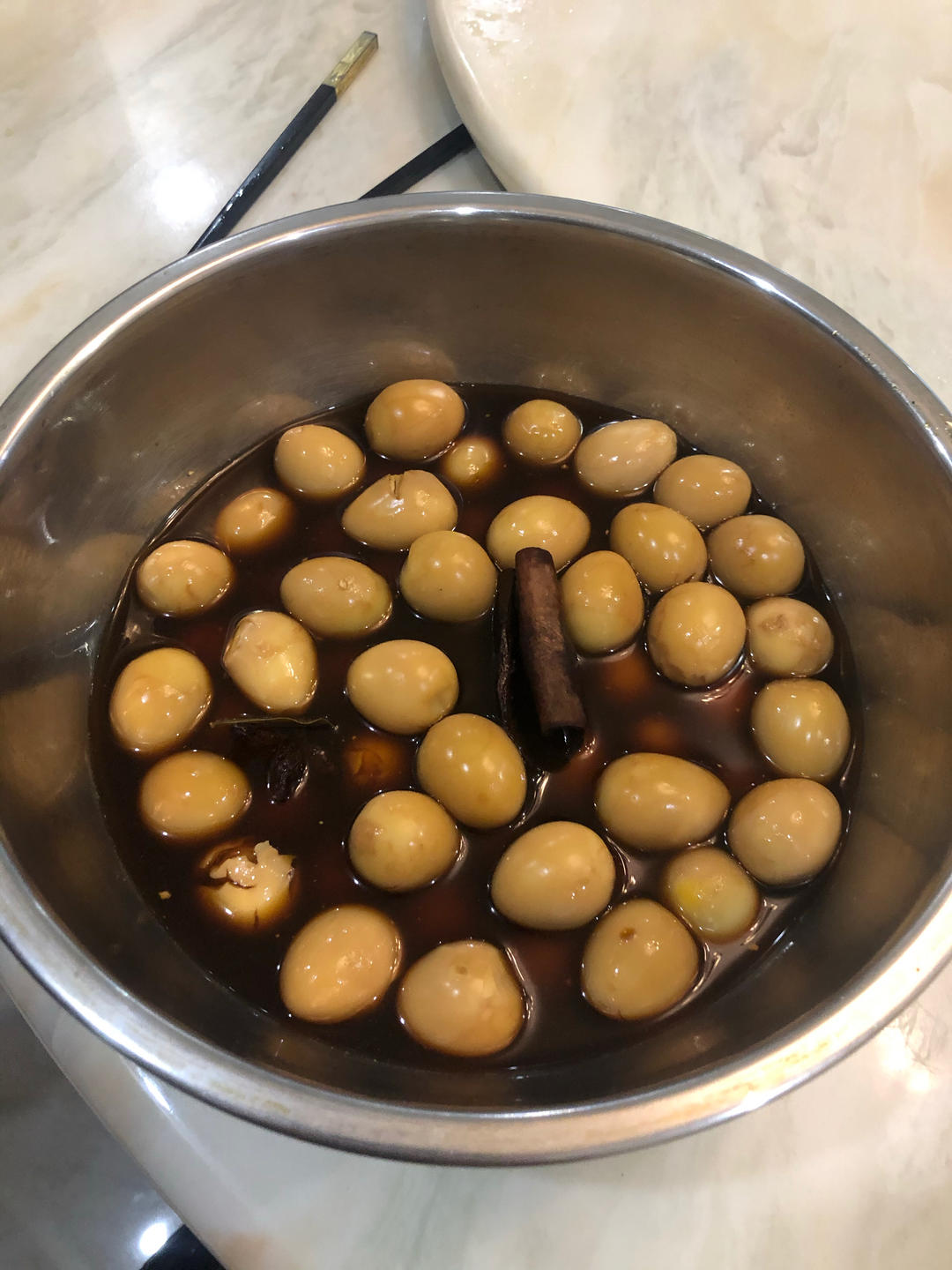 乡巴佬卤鹌鹑蛋